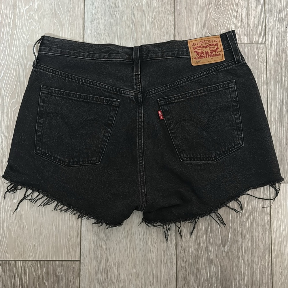 501 Levi Black Jean Shorts, Size W30 - Picture 4 of 14